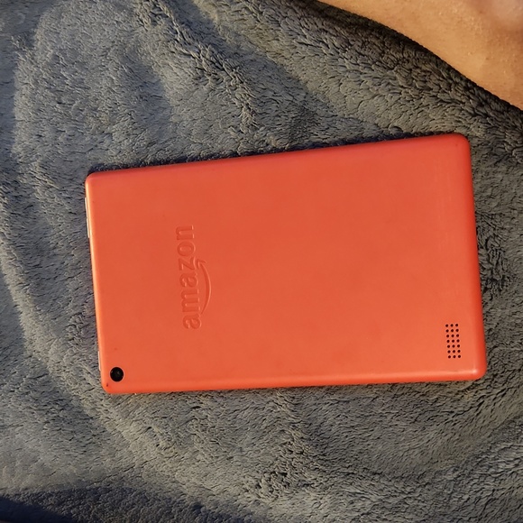 Amazon Fire Tablet - Picture 1 of 2